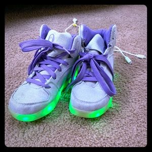 Size 3 girls light up shoes with charger